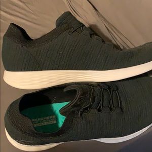 NWOT black Sketchers